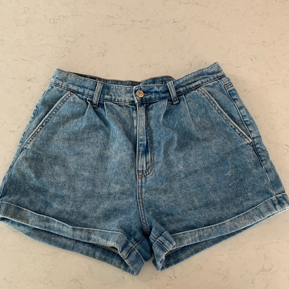 American Eagle Light Wash Mom Shorts - Picture 8 of 11